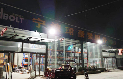 線上實體同時開展，帶給本地客戶更便捷的服務