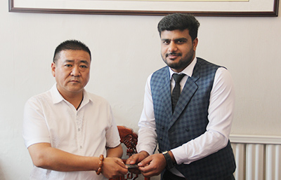 熱烈歡迎巴基斯坦的著名的螺栓進(jìn)口公司來(lái)我工廠參觀